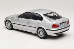 BMW 3-Series E46 6-Cylinder Sølv UT Models 1:18 20512 Metal — billede 5 af 6