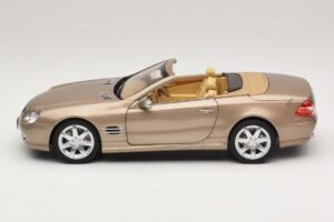 Mercedes SL500 R230 Travertine Beige Norev 1:18 183843 Metal — billede 5 af 9