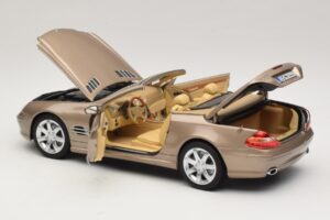 Mercedes SL500 R230 Travertine Beige Norev 1:18 183843 Metal — billede 6 af 9