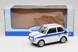 Fiat 126 Castrol Livery Hvid Blå MCG 1:18 MCG18666 Metal — billede 6 af 6