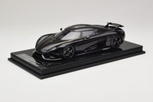 Koenigsegg Regera Sort Carbonpakke FrontiArt 1:18 Koenigsegg Regera Sort Carbonpakke FrontiArt 1:18 F079-179 Resin