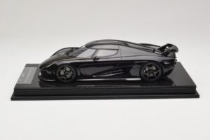 Koenigsegg Regera Sort Carbonpakke FrontiArt 1:18 F079-179 Resin — billede 3 af 7