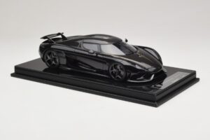 Koenigsegg Regera Sort Carbonpakke FrontiArt 1:18 F079-179 Resin — billede 4 af 7