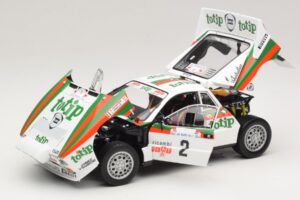 Lancia 037 #2 A. Bettega / M. Perissinot Rally San Marino 1984 Kyosho 1:18 08306F Metal — billede 2 af 8