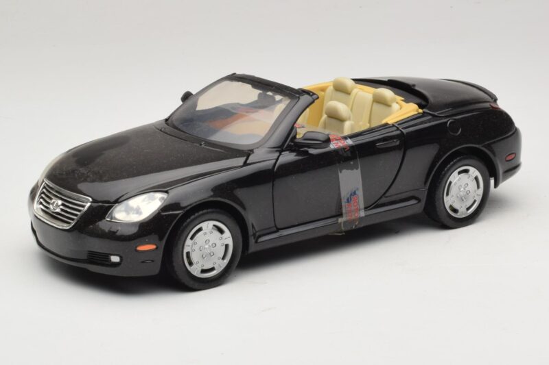 Lexus SC430 Cabriolet Sort Motormax 1:18 Lexus SC430 Cabriolet Sort Motormax 1:18 73119 Metal
