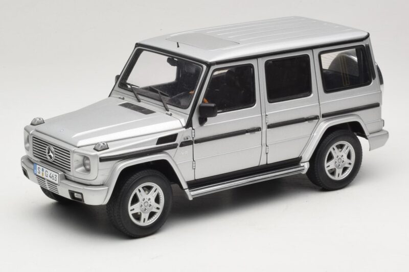 Mercedes G500 W463 LWB Forhandler Edition Sølv AUTOart 1:18 B66962142 Metal