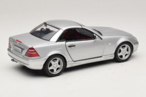 Mercedes SLK230 R170 AMG Roadster Sølv UT Models 1:18 26152 Metal — billede 3 af 8