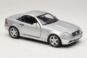 Mercedes SLK230 R170 AMG Roadster Sølv UT Models 1:18 26152 Metal — billede 6 af 8