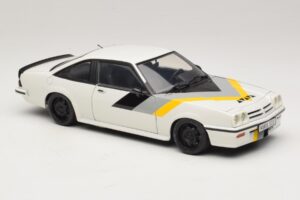 Opel Manta B GT/E Hvid Custom Sorte Fælge Revell 1:18 08422 Metal — billede 6 af 8