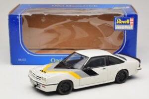 Opel Manta B GT/E Hvid Custom Sorte Fælge Revell 1:18 08422 Metal — billede 8 af 8
