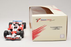 Panasonic Toyota Racing TF106 #11 J. Trulli 2006 Minichamps 1:18 AM59558L Metal — billede 6 af 7