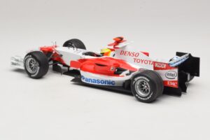 Panasonic Toyota Racing TF106 #12 R. Schumacher 2006 Minichamps 1:18 AM59557K Metal — billede 5 af 7