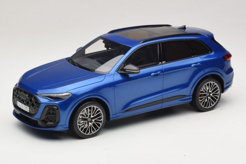 Audi SQ5 FY TFSI Ultra Blå Otto 1:18 OT1281 Resin