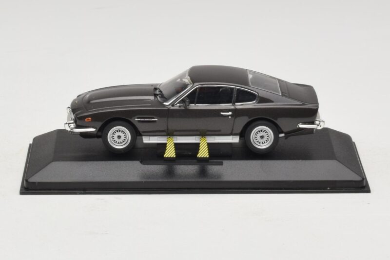 Aston Martin DBS On Her Majesty's Secret Service Med Ski Minichamps 1:43 Aston Martin DBS On Her Majesty's Secret Service Med Ski Minichamps 1:43 436137600-P1 Metal
