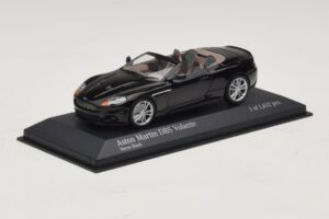 Aston Martin DBS Volante Sort Metallic Minichamps 1:43 400137930 Metal — billede 2 af 4
