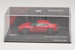 Aston Martin V12 Zagato Rød Minichamps 1:43 437137220 Metal — billede 4 af 5