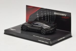 Aston Martin V12 Zagato Scintilla Silver Minichamps 1:43 437137221 Metal — billede 3 af 5