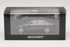 Audi A4 B8 Brun Metallic Minichamps 1:43 410011000 Metal — billede 3 af 3