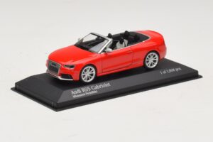 Audi RS5 B8 Cabriolet Rød Minichamps 1:43 410011230 Metal — billede 2 af 4