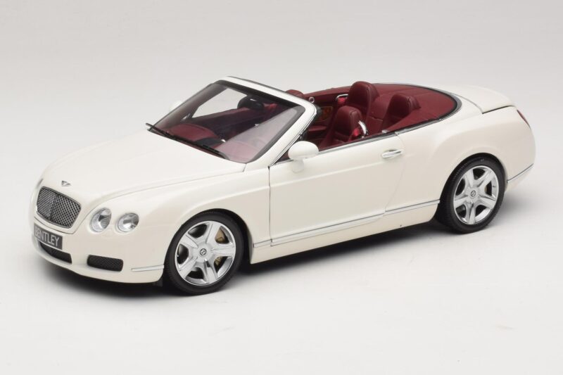 Bentley Continental GTC Hvid Erstatningsæske Minichamps 1:18 100139032-R1 Metal
