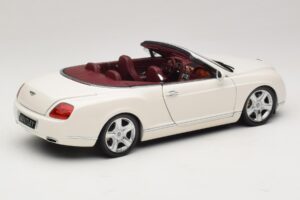 Bentley Continental GTC Hvid Erstatningsæske Minichamps 1:18 100139032-R1 Metal — billede 3 af 8