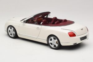 Bentley Continental GTC Hvid Erstatningsæske Minichamps 1:18 100139032-R1 Metal — billede 7 af 8