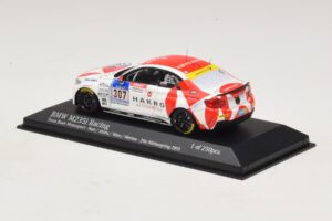 BMW M235i Bong Motorsport #307 Nett / Akata 24 Hours of Nurburgring 2015 Minichamps 1:43 437152507 Metal — billede 3 af 4
