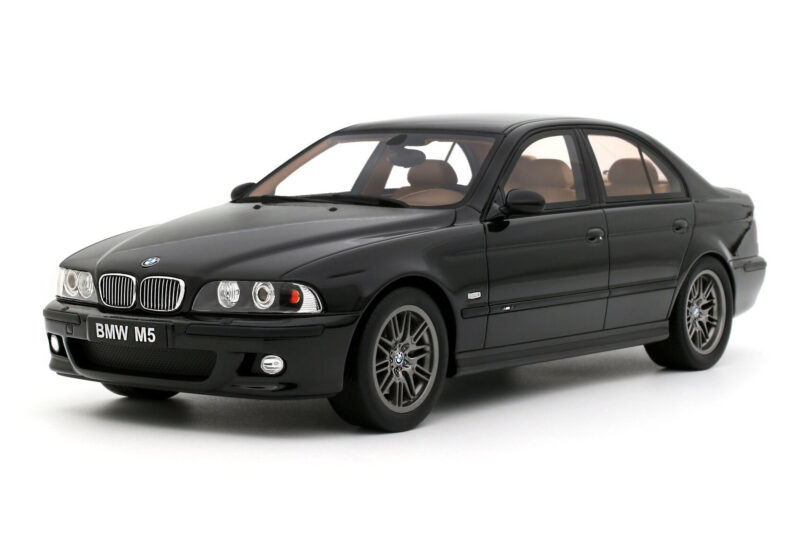 BMW M5 E39 Black Sapphire Metallic Otto 1:18 BMW M5 E39 Black Sapphire Metallic Otto 1:18 OT1338 Resin