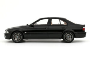 BMW M5 E39 Black Sapphire Metallic Otto 1:18 OT1338 Resin — billede 3 af 4