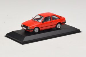 Ford Escort Mk3 3-dørs Rød Minichamps 1:43 400085000 Metal — billede 2 af 4
