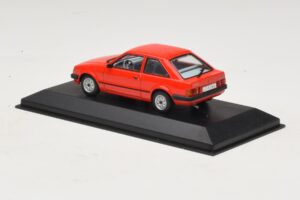 Ford Escort Mk3 3-dørs Rød Minichamps 1:43 400085000 Metal — billede 3 af 4