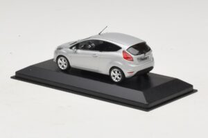 Ford Fiesta Mk7 Moondust Silver Metallic Minichamps 1:43 403088003 Metal — billede 3 af 4