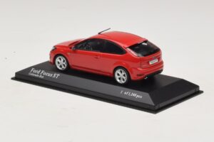 Ford Focus ST Mk2 Rød Minichamps 1:43 400087301 Metal — billede 3 af 4