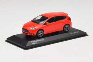 Ford Focus ST Mk3 Rød Minichamps 1:43 410081001 Metal — billede 2 af 4