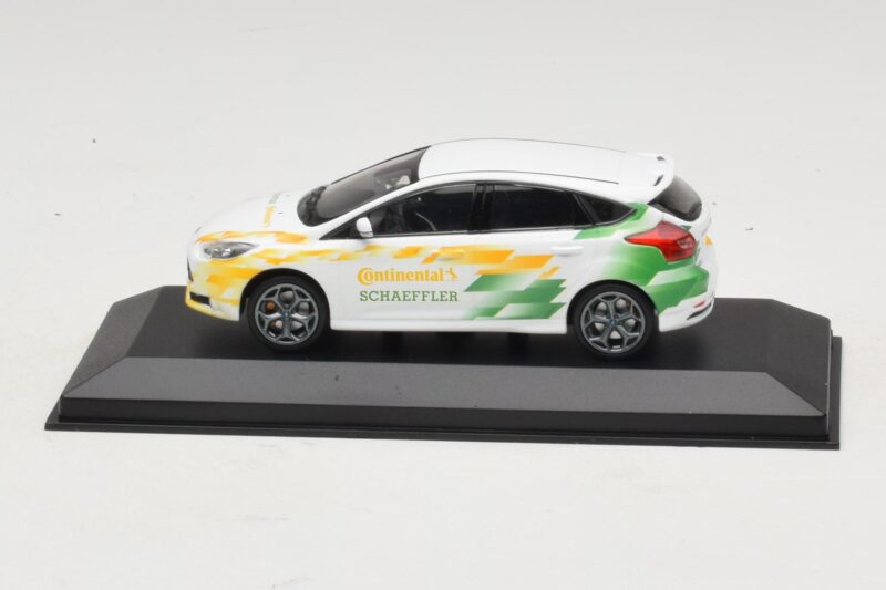 Ford Focus Teknologibil GTC Continental Schaeffler Minichamps 1:43 Ford Focus Teknologibil GTC Continental Schaeffler Minichamps 1:43 SCHAEFFLER001 Metal