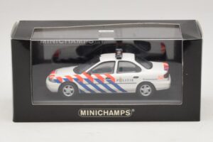 Ford Mondeo Mk1 Sedan Politi Minichamps 1:43 433082091 Metal — billede 4 af 4