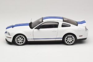 Ford Shelby Cobra GT500 Concept Hvid med Blå Stribe AUTOart 1:18 73052 Metal — billede 4 af 8