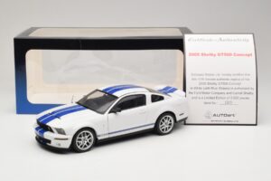 Ford Shelby Cobra GT500 Concept Hvid med Blå Stribe AUTOart 1:18 73052 Metal — billede 8 af 8