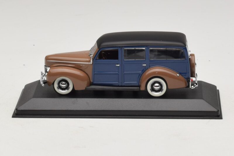Ford V8 De Luxe Woody Station Wagon Brun Blå Minichamps 1:43 400082112 Metal