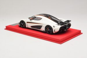 Koenigsegg Regera Hvid med Sort Karbon FrontiArt 1:18 REMC043 Resin — billede 5 af 7