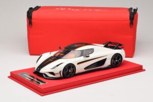 Koenigsegg Regera Hvid med Sort Karbon FrontiArt 1:18 REMC043 Resin — billede 7 af 7
