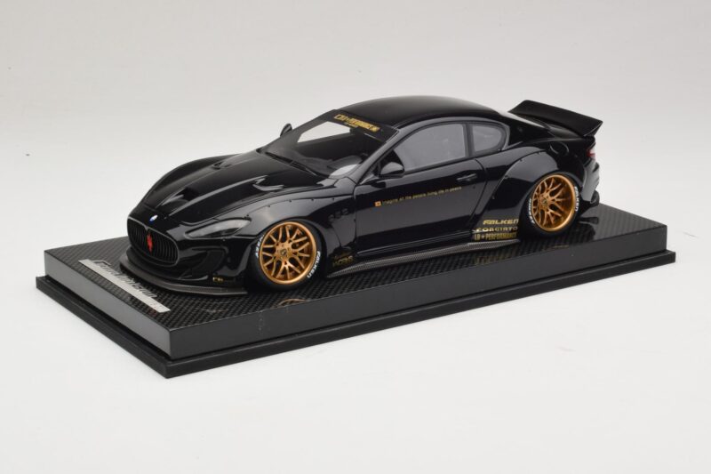 Maserati GranTurismo Liberty Walk Sort med Guldfælge AB Models 1:18 MAS-LB08-C Resin