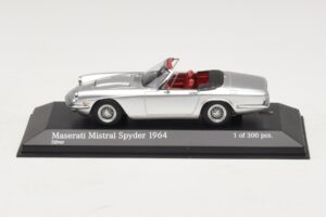 Maserati Mistral Spyder Sølv Minichamps 1:43 437123431 Metal