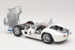 Maserati Tipo 61 #5 S. Moss / D. Gurney Camoradi ADAC 1000km Nurburgring Winner 1960 Minichamps 1:18 100601205 Metal — billede 5 af 8