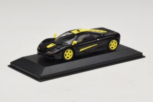 McLaren F1 Sort Med Gule Striber Minichamps 1:43 MCLAREN004 Metal