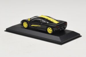 McLaren F1 Sort Med Gule Striber Minichamps 1:43 MCLAREN004 Metal — billede 2 af 4