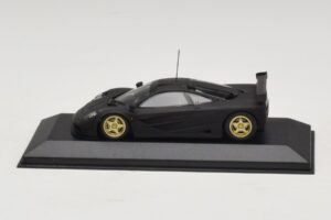 McLaren F1 GTR Prototype Mat Sort Med Gyldne Fælge Minichamps 1:43 MCLAREN008 Metal — billede 3 af 4