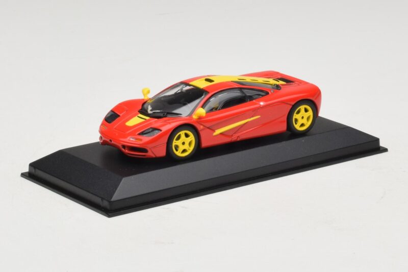 McLaren F1 Rød Med Gule Striber Minichamps 1:43 McLaren F1 Rød Med Gule Striber Minichamps 1:43 MCLAREN006 Metal