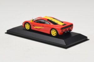 McLaren F1 Rød Med Gule Striber Minichamps 1:43 MCLAREN006 Metal — billede 2 af 4