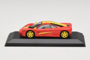 McLaren F1 Rød Med Gule Striber Minichamps 1:43 MCLAREN006 Metal — billede 3 af 4